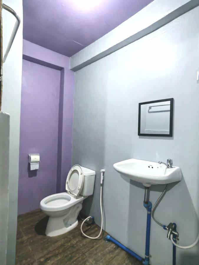 Manila Nomads Hostel Манила Экстерьер фото