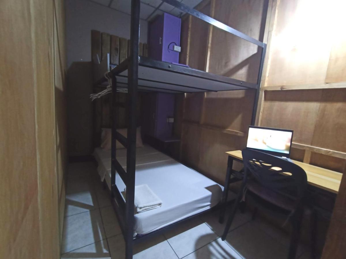Manila Nomads Hostel Манила Экстерьер фото
