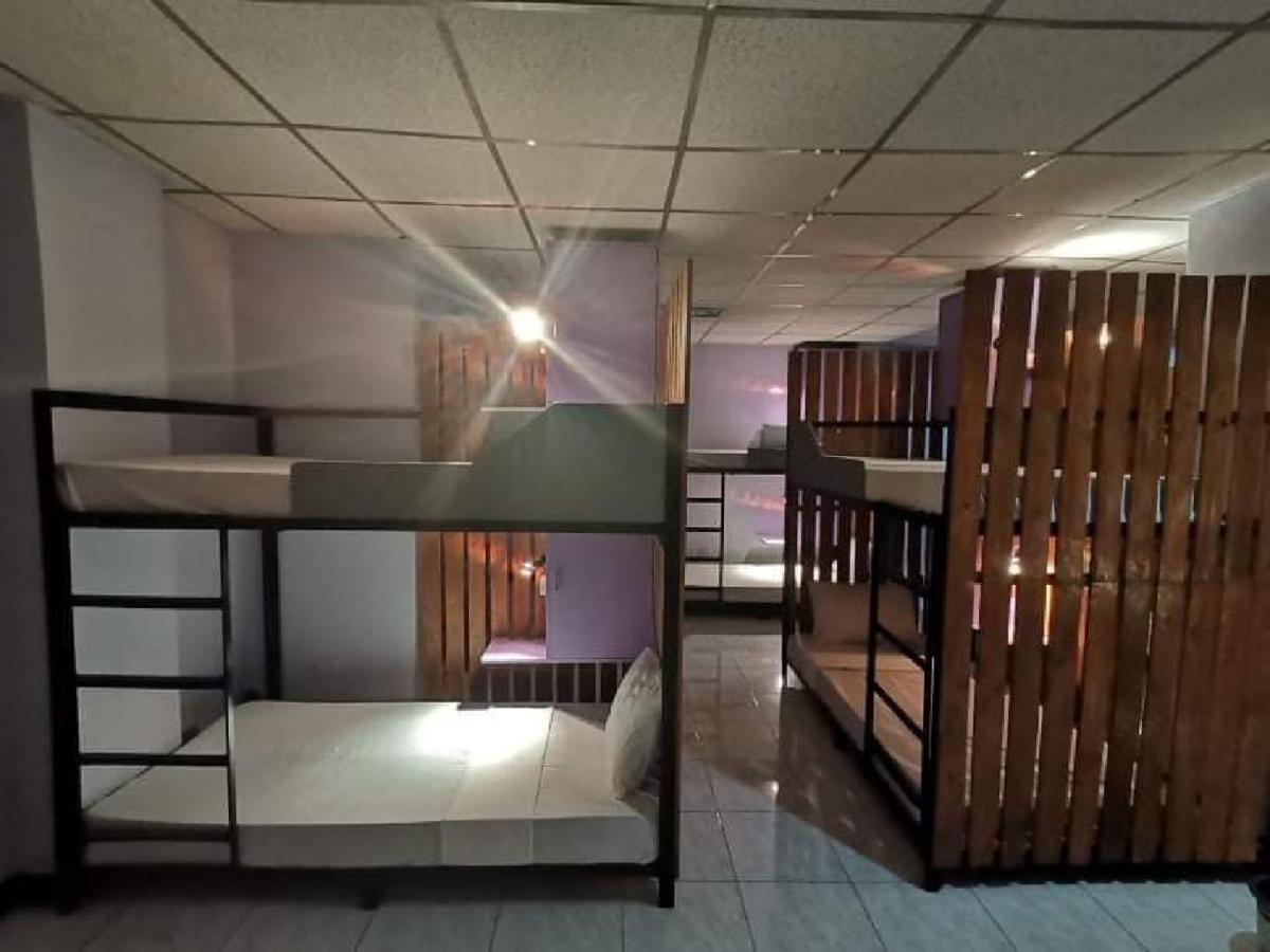 Manila Nomads Hostel Манила Экстерьер фото