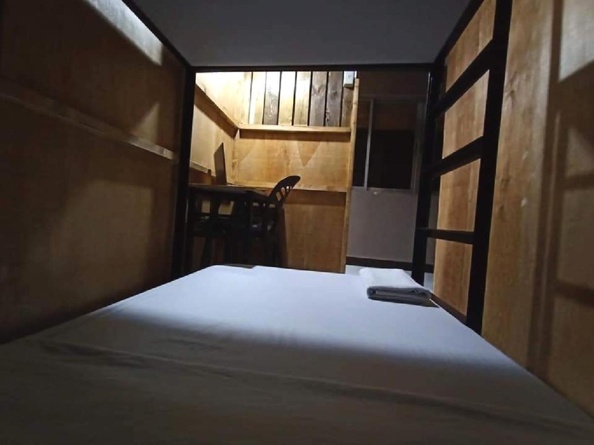 Manila Nomads Hostel Манила Экстерьер фото